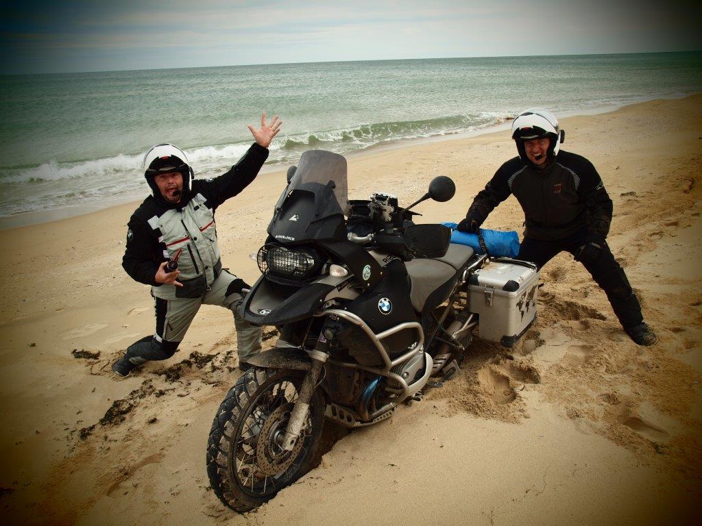 Motorkáři v Turecku kolama dolu