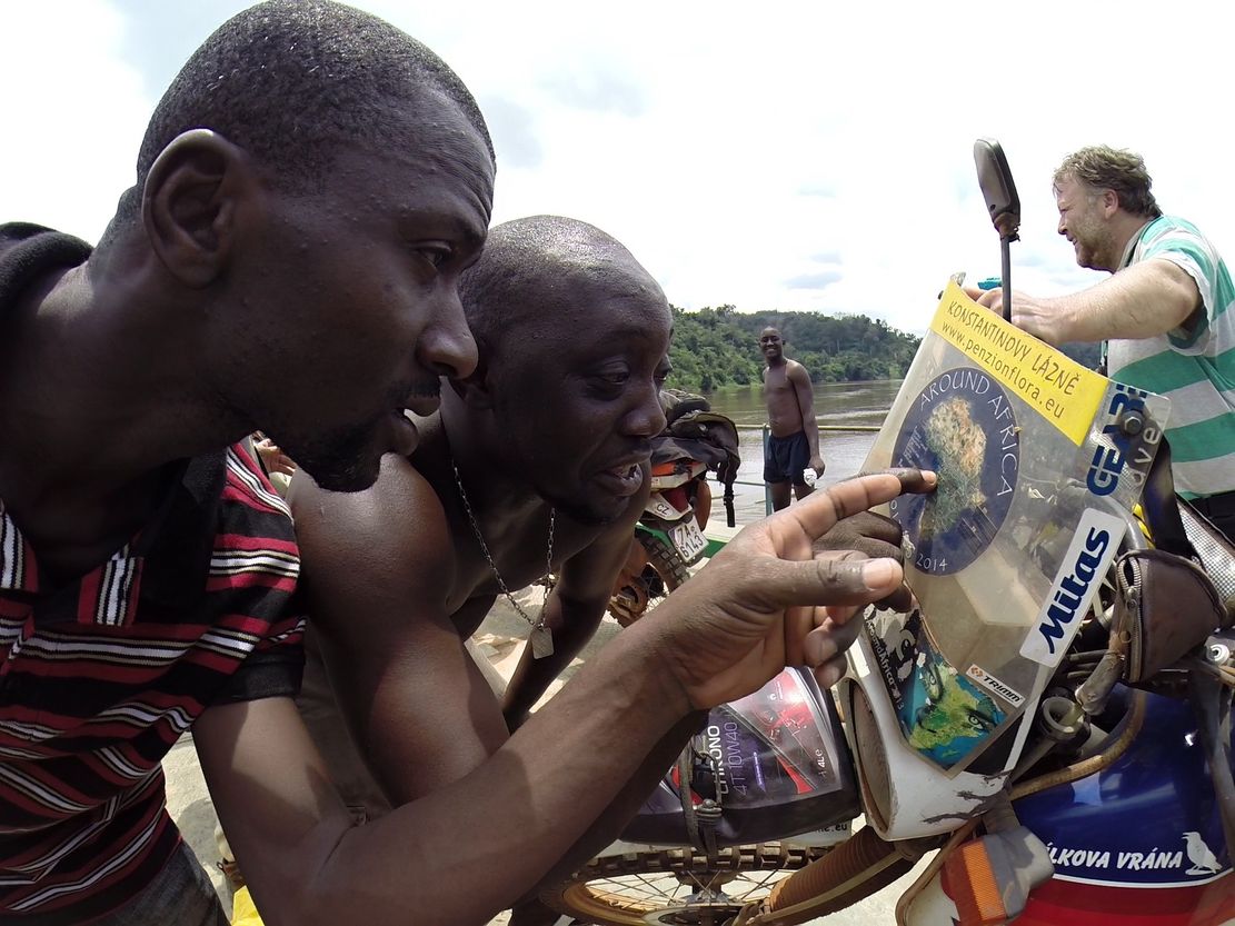 Gabon Lalara booue lope, trajekt přes řeku Ogowe
