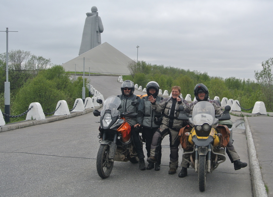 08.bliz-k-aljosovi-motocykly-nesmi